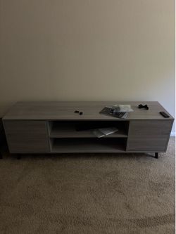 TV stand / entertainment center - great condition