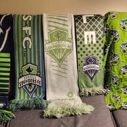 5 Seattle Team Scarves 