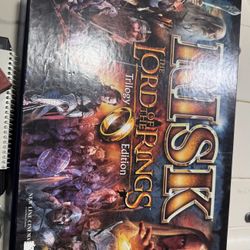 ORIGINAL 2003 LORD OF THE RINGS  RISK BOARD GAME
