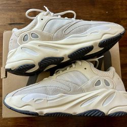 Yeezy Boost 700 Analog