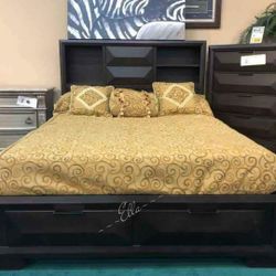 🎀Chesky Warm Espresso Platform Storage Bedroom Set
Homelegance$20 Down Payment and delivery available 