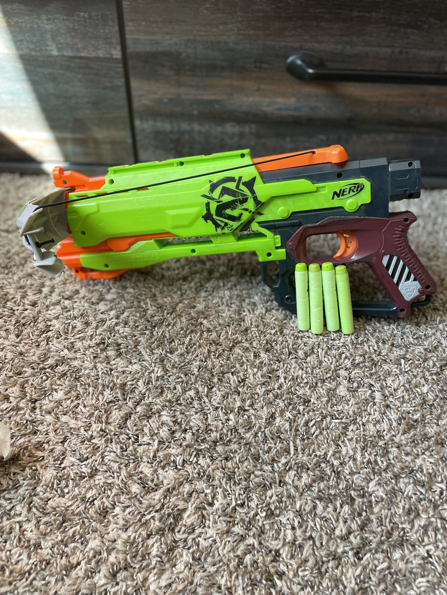 Nerf Zombie Strike Crossfire Bow Blaster W/ 4 Bullets