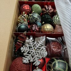 Shatterproof Ornaments Collection 76 Count