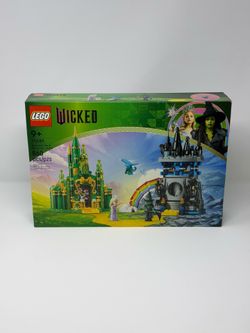 LEGO Wicked Emerald City & Kiamo Ko Castle