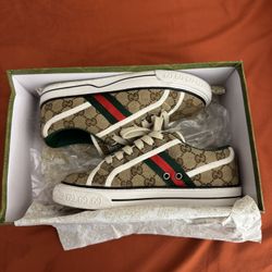 Gucci Shoes For Women 