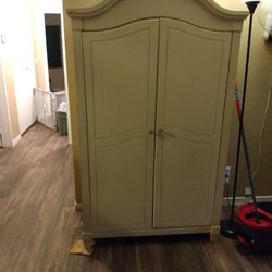 Armoire