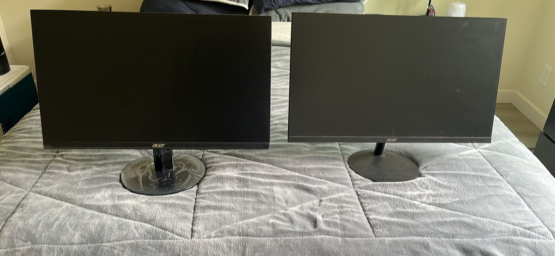 Dual computer Monitor