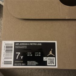 Jordan 6 Retro size 7Y