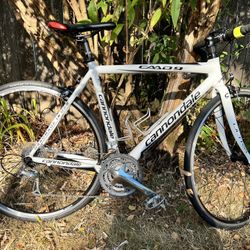 Cannondale caad 9 Size 52 Like New Condition for Sale in Portland