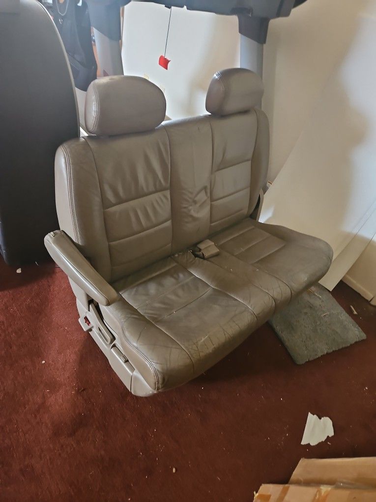 Toyota Sienna Middle Seat Only