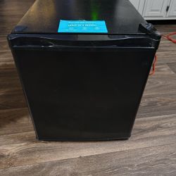 Hisense Mini Fridge 
