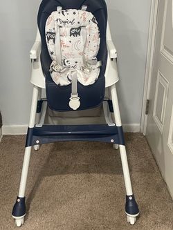 Foldable baby stroller