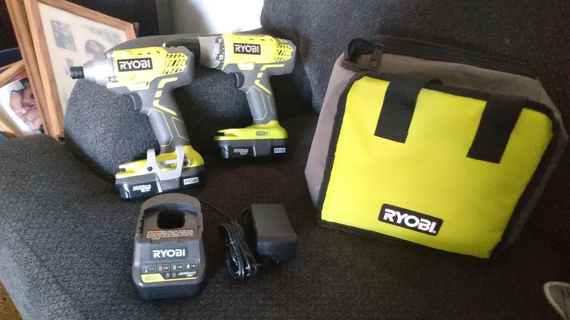 New Ryobi lithium 18volt drill and impact. With 2batteries charger and bag.