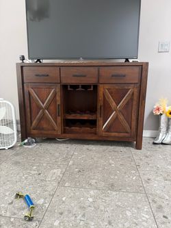 Tv stand/ cabinet/ credenza