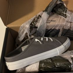 Ladies Size 8 Timberland Mule Sneakers