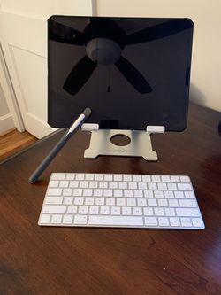 New iPad Pro 12.9 256gb cellular plus extras