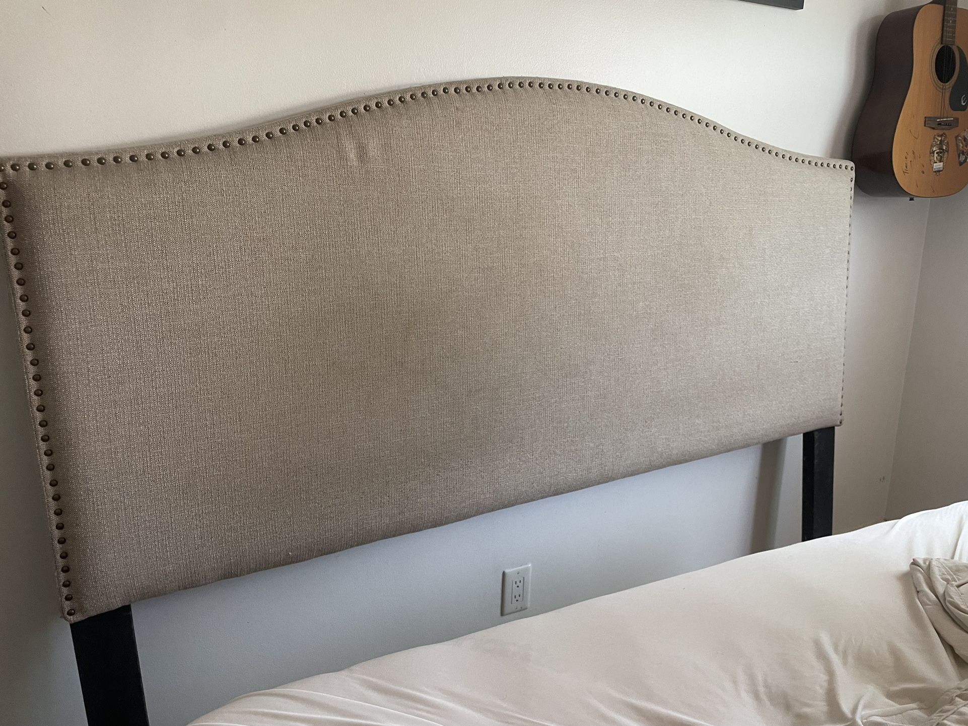 Queen/king Headboard.