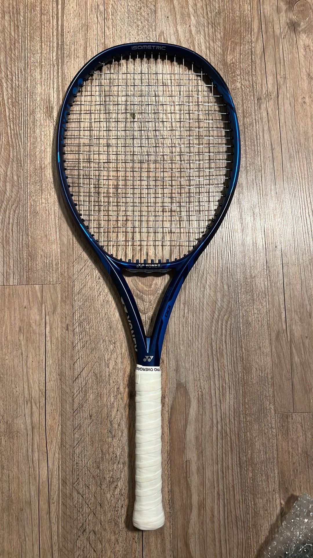 Yonex EZone 100 4 1/8” Tennis Racket - Excellent Condition  