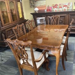 Cherry Wood Dining Room Table W/ 6 Chairs & 2 Leaf