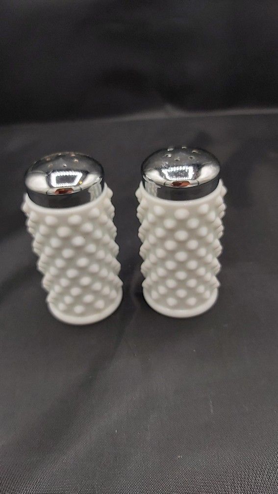 Vintage Fenton Hobnail Milkglass Salt & Pepper Shakers 