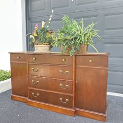Solid Wood Dresser with Storage & Compartments 🌟