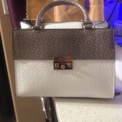 GUESS PURSE