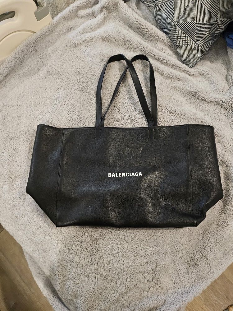 Balenciaga Tote Babe
