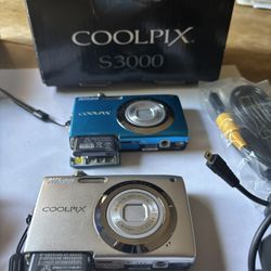 Collectible Pocket Cameras - Need Repair 