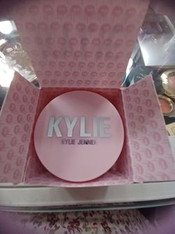Kylie Cosmetics setting powder