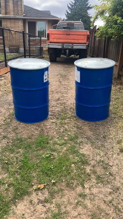 Metal barrels with lids and without lids