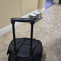 Black Rolling Beverage Carrier