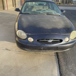 1999 Ford Taurus