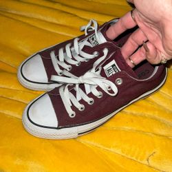 Converse Maroon Size 7 