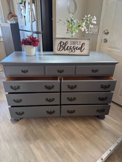 ✨✨BEAUTIFUL GRAY LONG SOLID WOOD 9 DRAWER DRESSER✨✨