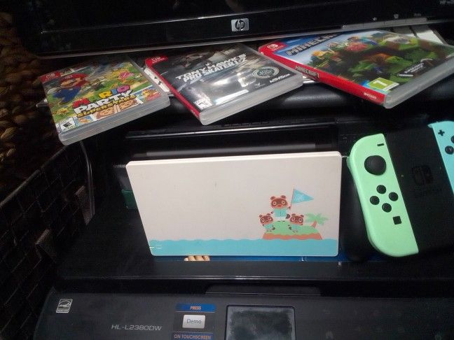 Nintendo Switch With 3 Games Tony Hawk,Mine Craft,Maroios Fun Party,Two Separate Controllers HDMI Cord And Power Plug And Tv Dock