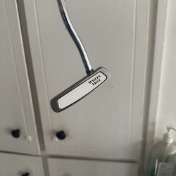 Odyssey hot white #5 putter