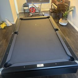 Pool Table 7ft ( Free Delivery & Set Up  & New Color Felt Of your Choice ) 