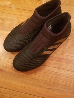 Adidas Predator Laceless Cleats