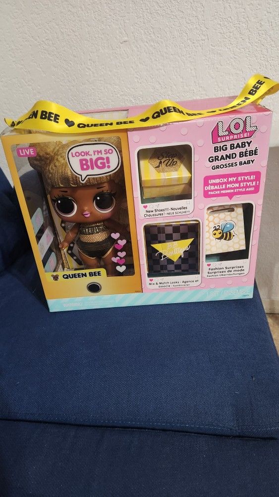 LOL Queen bee grosses big baby