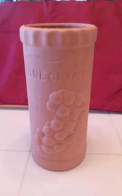 CLAY WINE HOLDER