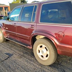 for part 2000 Ford Explorer 4x4