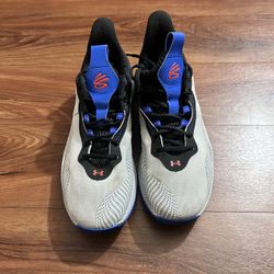 Size 11.5 - Under Armour Curry HOVR Splash 2 White Black