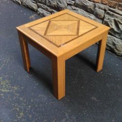 Oak Inlaid Veneer End Table
