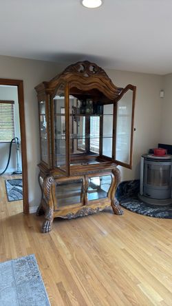 Curio cabinet