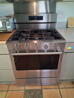 Gas Maytag oven