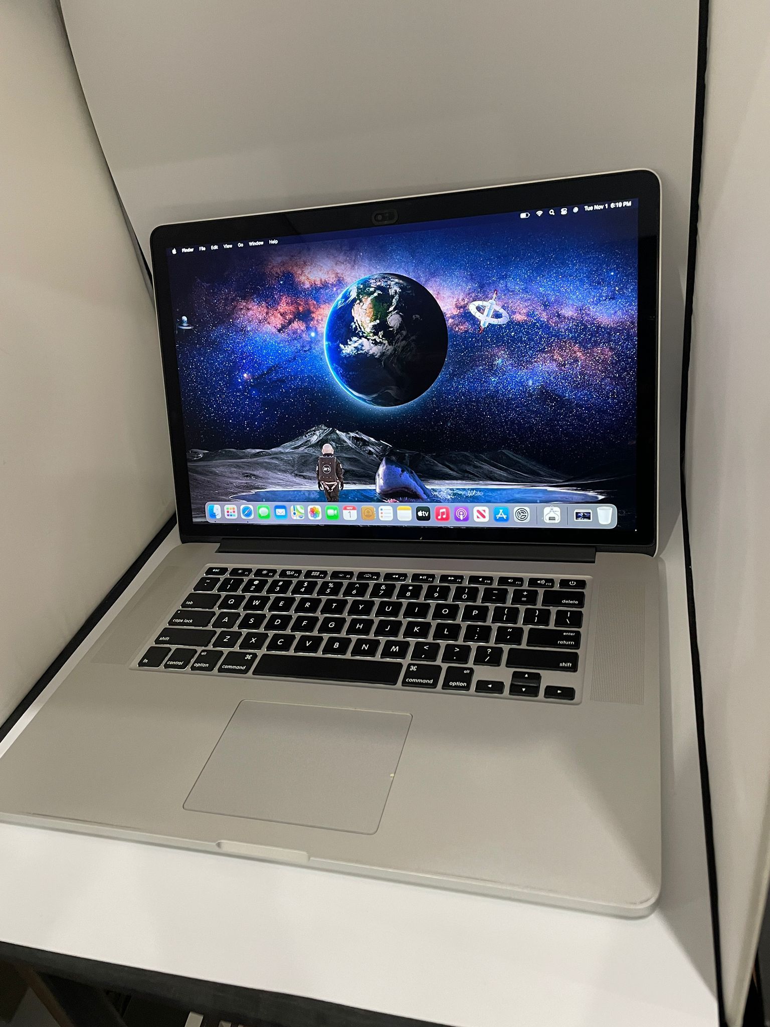 Apple MacBook Pro 15” 2015 2.8Ghz i7 16GB 500GB Radeon R9 M370X Graphics