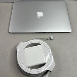 MacBook Air 2017 13” 8gb Ram 160 Gb HD 8gb Ram Core i5
