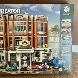 LEGO Creator Expert Modular Buildings 10264 Corner Garage Set 2569 pcs 16+