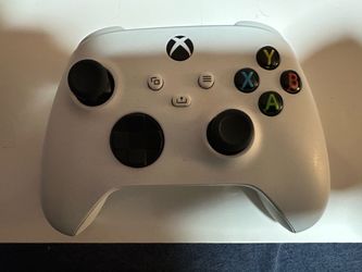 Xbox Wireless Controller.
