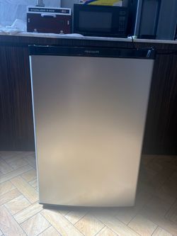 Under counter fridge